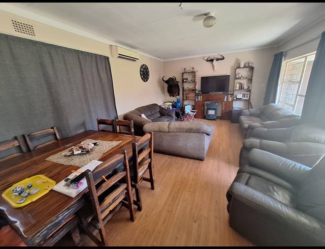 3 BEDROOM HOUSE FOR SALE IN VANDERBIJLPARK SE 2